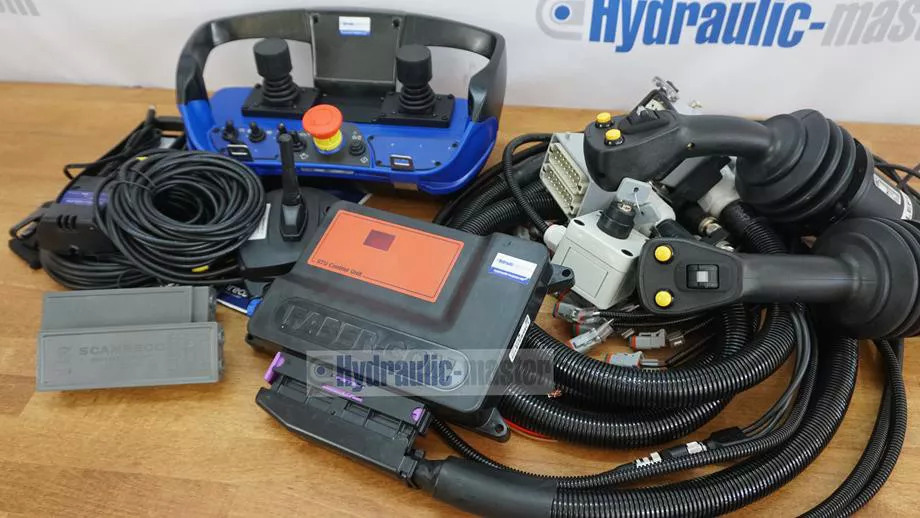 CanBus 2 joysticks with radio control Scanreco G3 12 V Forest crane for Palms Farma BMF KTS - Matériel forestier: photos 1 CanBus 2 joysticks with radio control Scanreco G3 12 V Forest crane for Palms Farma BMF KTS - Matériel forestier: photos 1