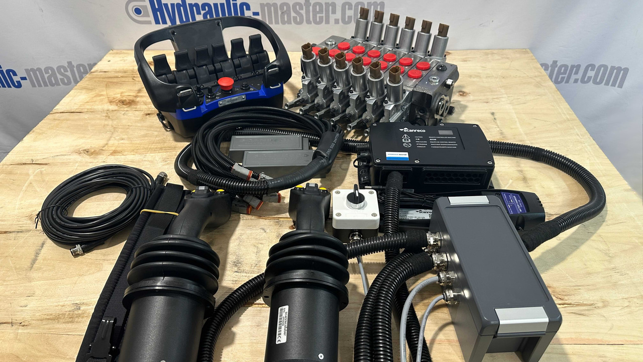 Proportional Valve Walvoil DPX100 with Control Scanreco RC400 and JP Joysticks PWM for Palfinger, Kubota, Kesla - Matériel forestier: photos 1 Proportional Valve Walvoil DPX100 with Control Scanreco RC400 and JP Joysticks PWM for Palfinger, Kubota, Kesla - Matériel forestier: photos 1