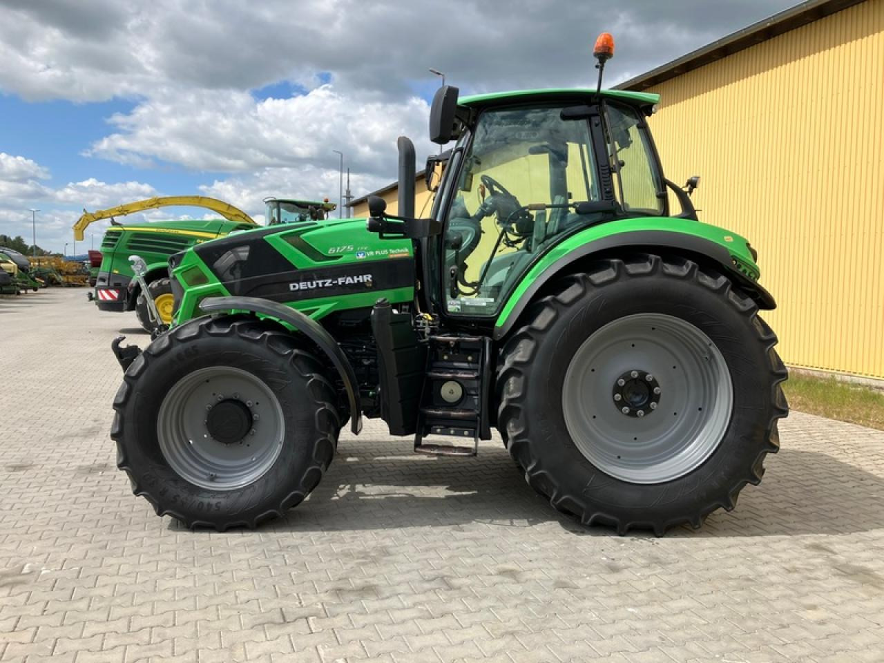 Deutz-Fahr 6175 TTV - Tracteur agricole: photos 2 Deutz-Fahr 6175 TTV - Tracteur agricole: photos 2