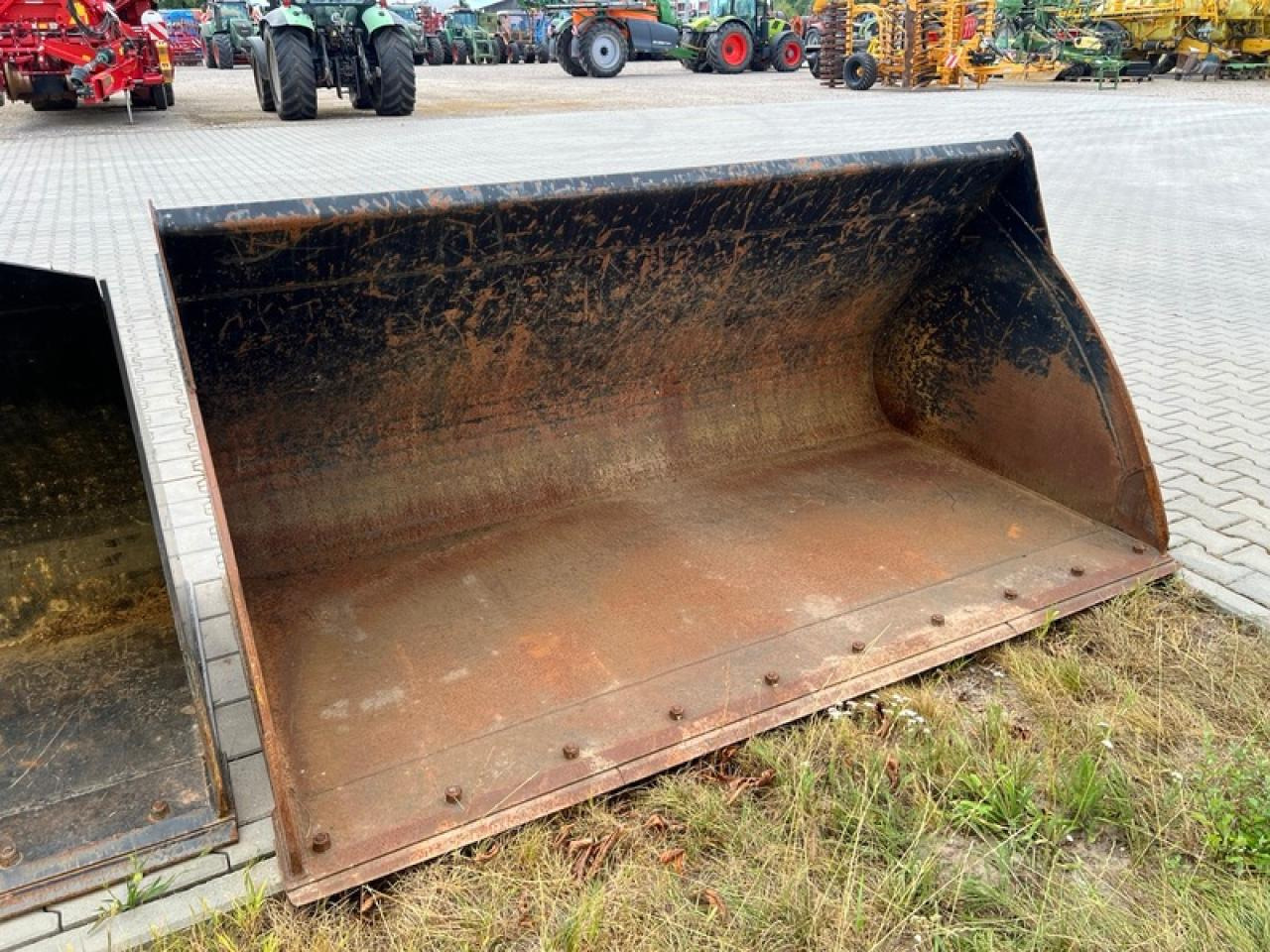 JCB LSB LEICHTGUTSCHAUFEL JCB Q-FIT - Godet: photos 2 JCB LSB LEICHTGUTSCHAUFEL JCB Q-FIT - Godet: photos 2