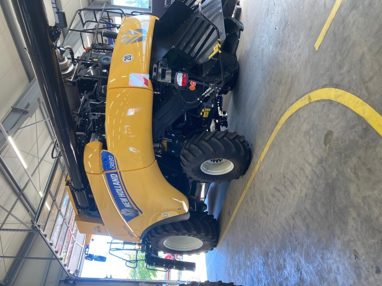 New Holland CR 8.80 + 10,75 VARIFED + SWW - Moissonneuse-batteuse: photos 2 New Holland CR 8.80 + 10,75 VARIFED + SWW - Moissonneuse-batteuse: photos 2