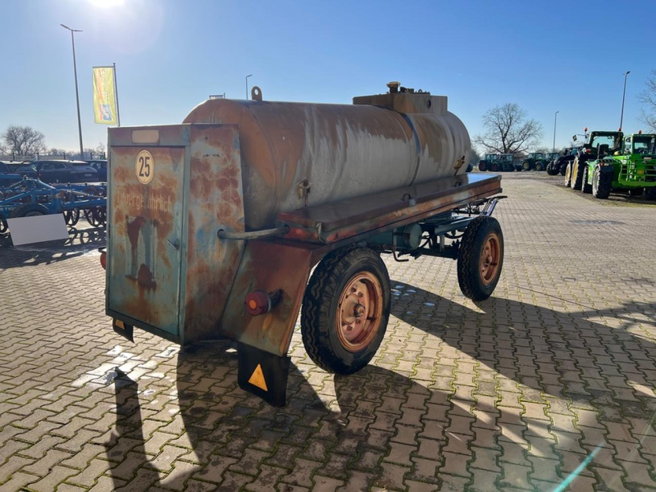 TANKWAGEN VEB WITTENBERGE - Remorque: photos 3 TANKWAGEN VEB WITTENBERGE - Remorque: photos 3