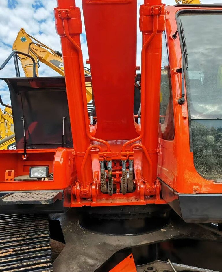 Doosan DX225LC - Pelle sur chenille: photos 2 Doosan DX225LC - Pelle sur chenille: photos 2