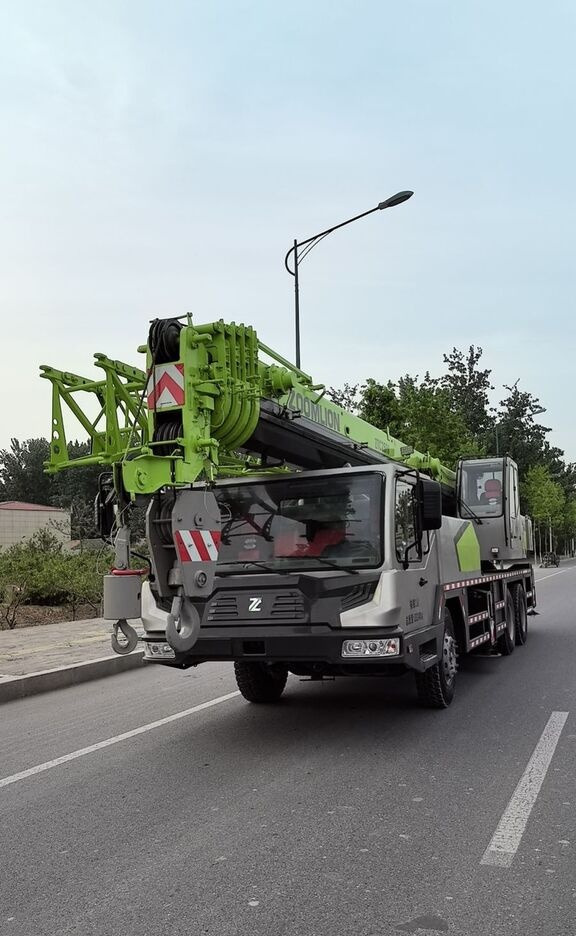 Zoomlion ZTC250 - Grue mobile: photos 1 Zoomlion ZTC250 - Grue mobile: photos 1