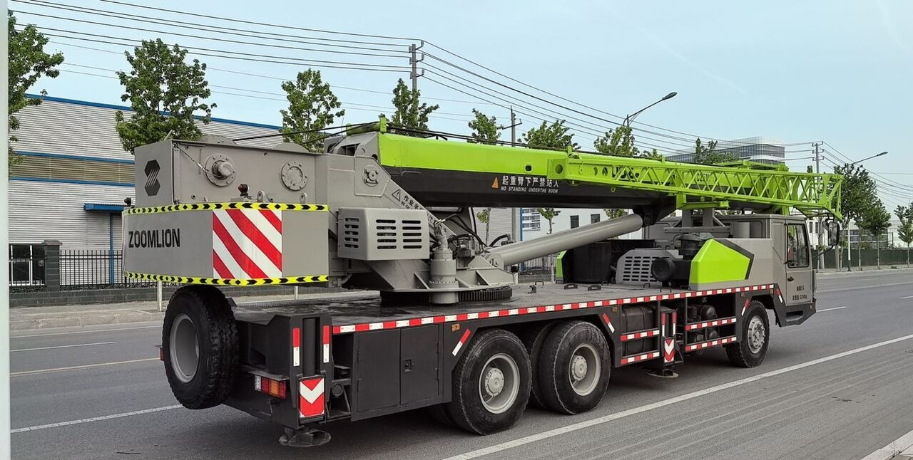Zoomlion ZTC250 - Grue mobile: photos 3 Zoomlion ZTC250 - Grue mobile: photos 3