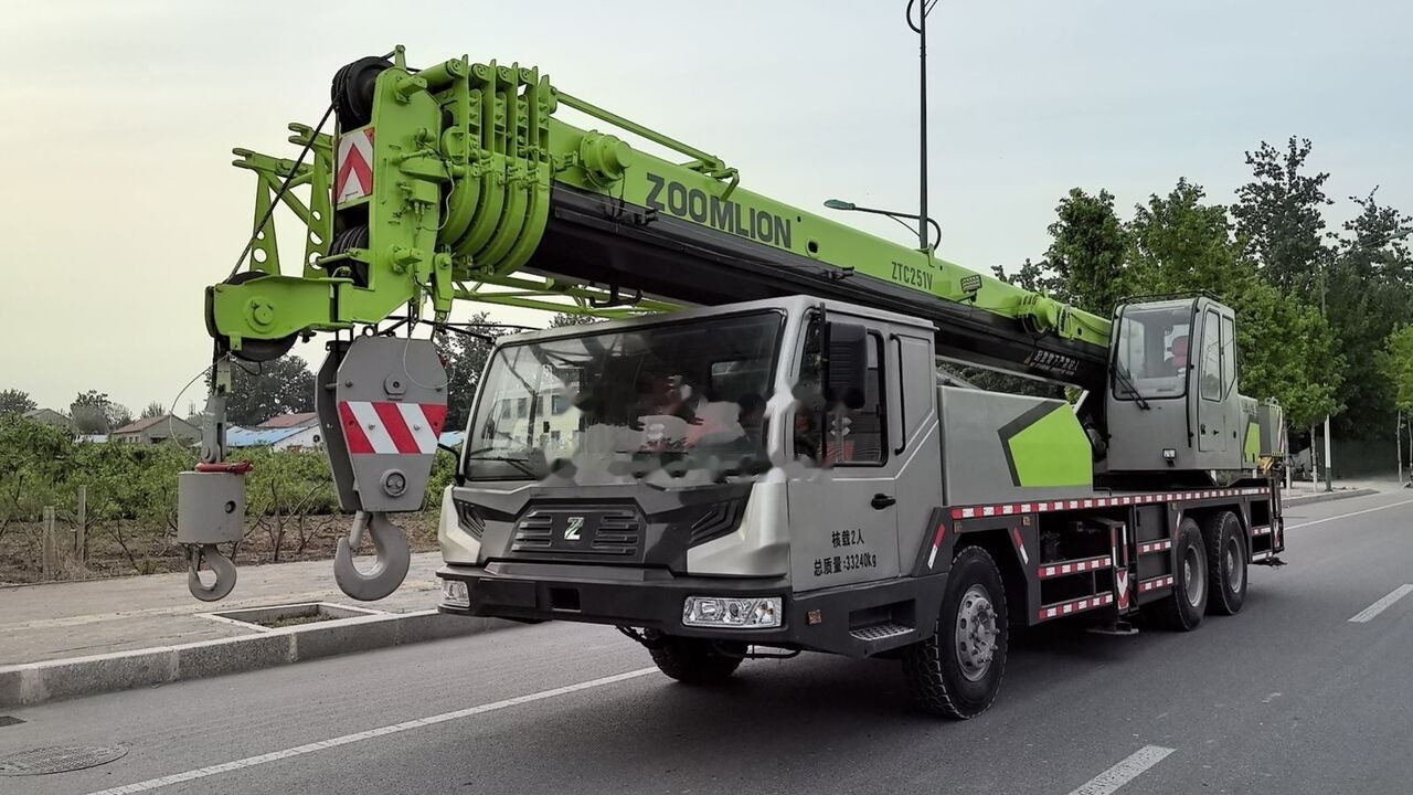Zoomlion ZTC251V ZTC251V ZTC350 ZTV500 ZTC750 25T 25ton 35ton 50ton - Grue mobile: photos 3 Zoomlion ZTC251V ZTC251V ZTC350 ZTV500 ZTC750 25T 25ton 35ton 50ton - Grue mobile: photos 3