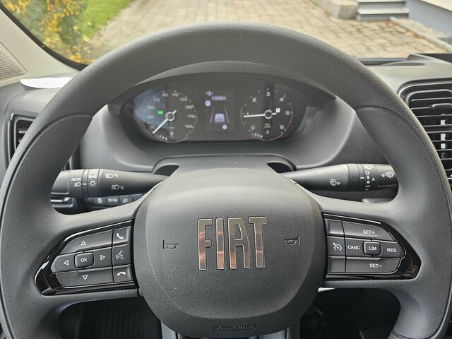 FIAT Ducato 140 DOKA Pritsche 2,9 Meter Klima DAB... - Utilitaire plateau, Utilitaire double cabine: photos 4 FIAT Ducato 140 DOKA Pritsche 2,9 Meter Klima DAB... - Utilitaire plateau, Utilitaire double cabine: photos 4