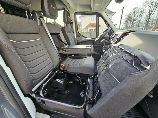 Fourgon utilitaire, Utilitaire double cabine IVECO Daily 35S18HA8V DOKA Snoeks Mixto Hi-Matic 16m³: photos 17