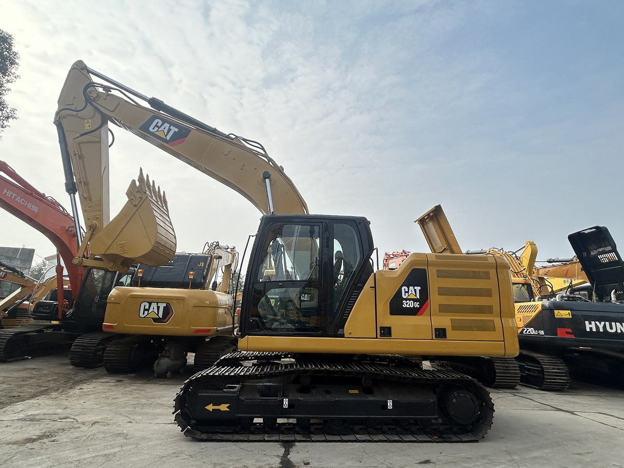 CATERPILLAR CAT 320GC CRAWLER EXCAVATOR - Pelle sur chenille: photos 2 CATERPILLAR CAT 320GC CRAWLER EXCAVATOR - Pelle sur chenille: photos 2
