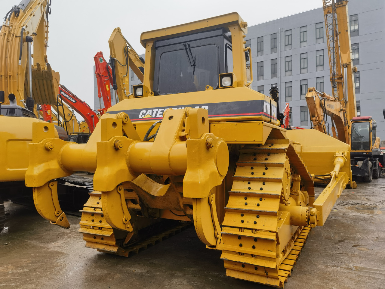Caterpillar D7R Bulldozer - Bulldozer: photos 4 Caterpillar D7R Bulldozer - Bulldozer: photos 4