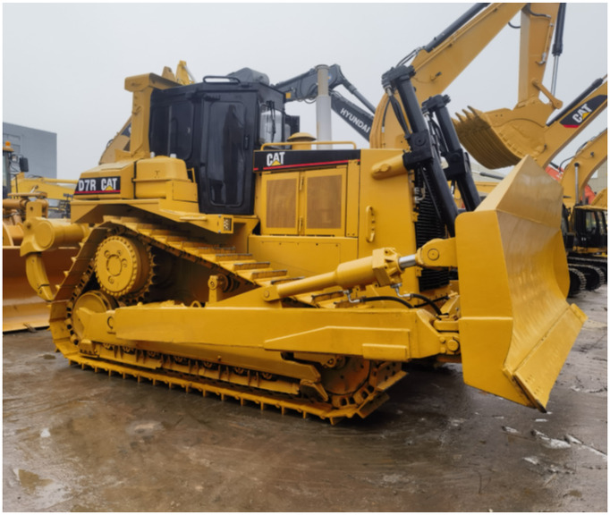 Cheap Used CAT D7R Bulldozer Track Dozer japan used bulldozer for sale - Bulldozer: photos 1 Cheap Used CAT D7R Bulldozer Track Dozer japan used bulldozer for sale - Bulldozer: photos 1