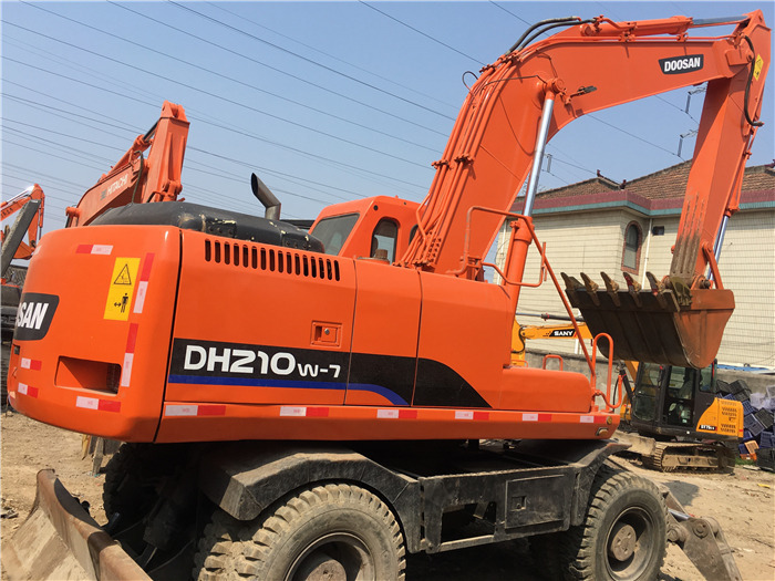 Doosan DH210w-7 wheel excavator - Pelle sur pneus: photos 4 Doosan DH210w-7 wheel excavator - Pelle sur pneus: photos 4