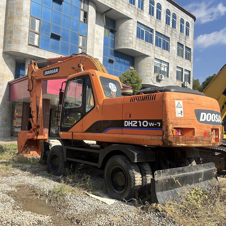 Doosan DH210w-7 wheel excavator - Pelle sur pneus: photos 4 Doosan DH210w-7 wheel excavator - Pelle sur pneus: photos 4