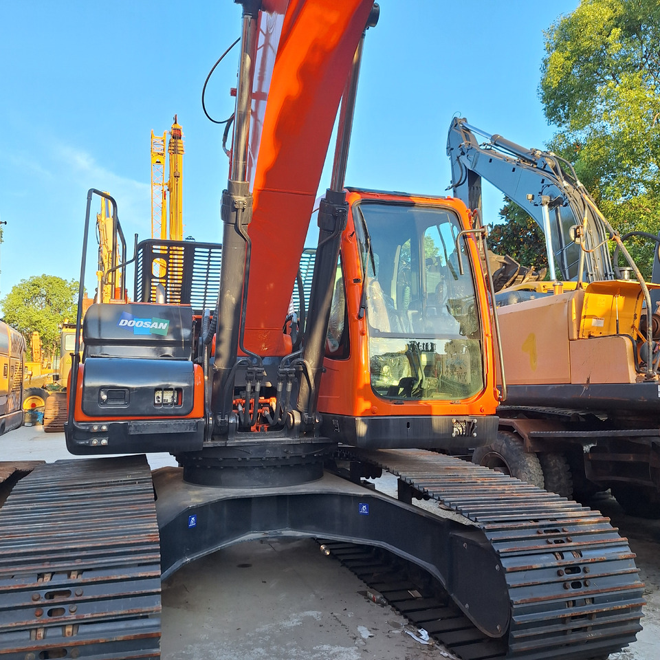 Doosan DX300LC-9C Crawler Excavator - Pelle sur chenille: photos 5 Doosan DX300LC-9C Crawler Excavator - Pelle sur chenille: photos 5