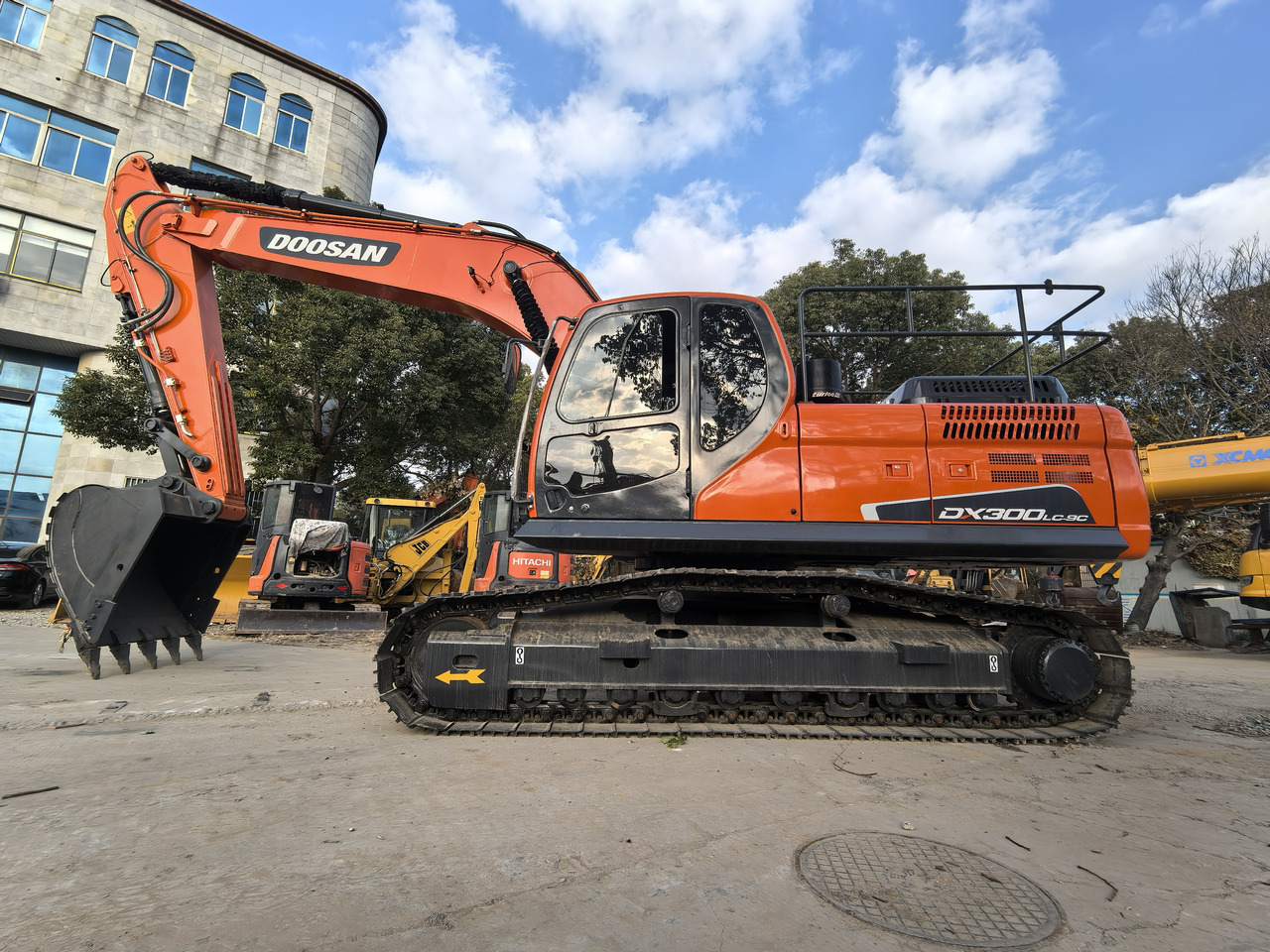 Doosan DX300LC-9C Crawler Excavator - Pelle sur chenille: photos 1 Doosan DX300LC-9C Crawler Excavator - Pelle sur chenille: photos 1