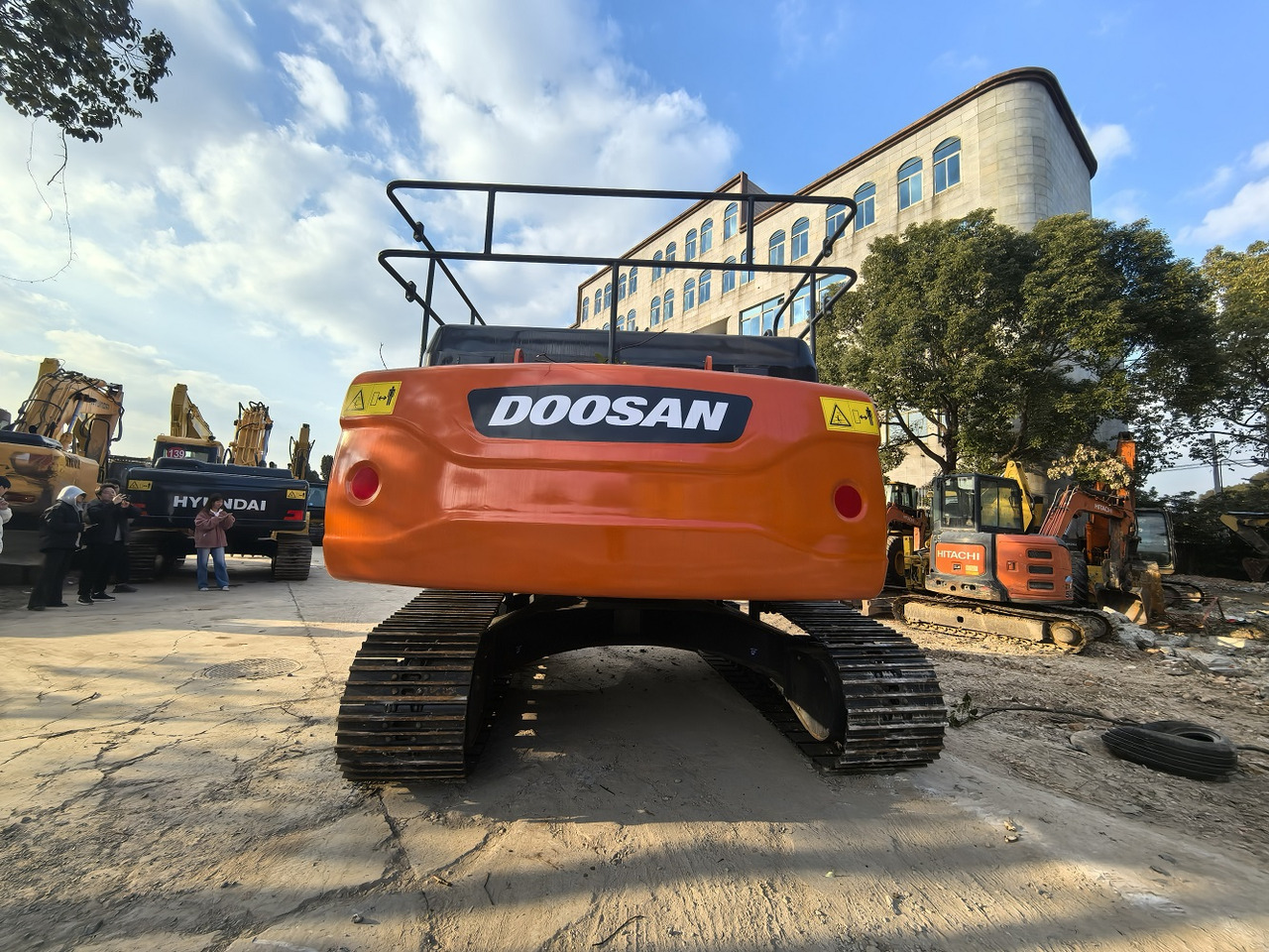 Doosan DX300LC Crawler Excavator - Pelle sur chenille: photos 4 Doosan DX300LC Crawler Excavator - Pelle sur chenille: photos 4