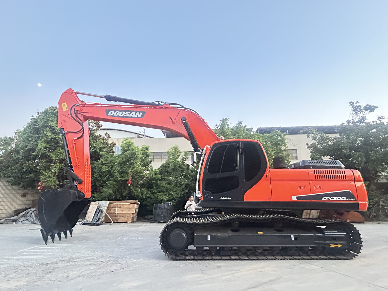 Doosan DX300LC Crawler Excavator - Pelle sur chenille: photos 2 Doosan DX300LC Crawler Excavator - Pelle sur chenille: photos 2