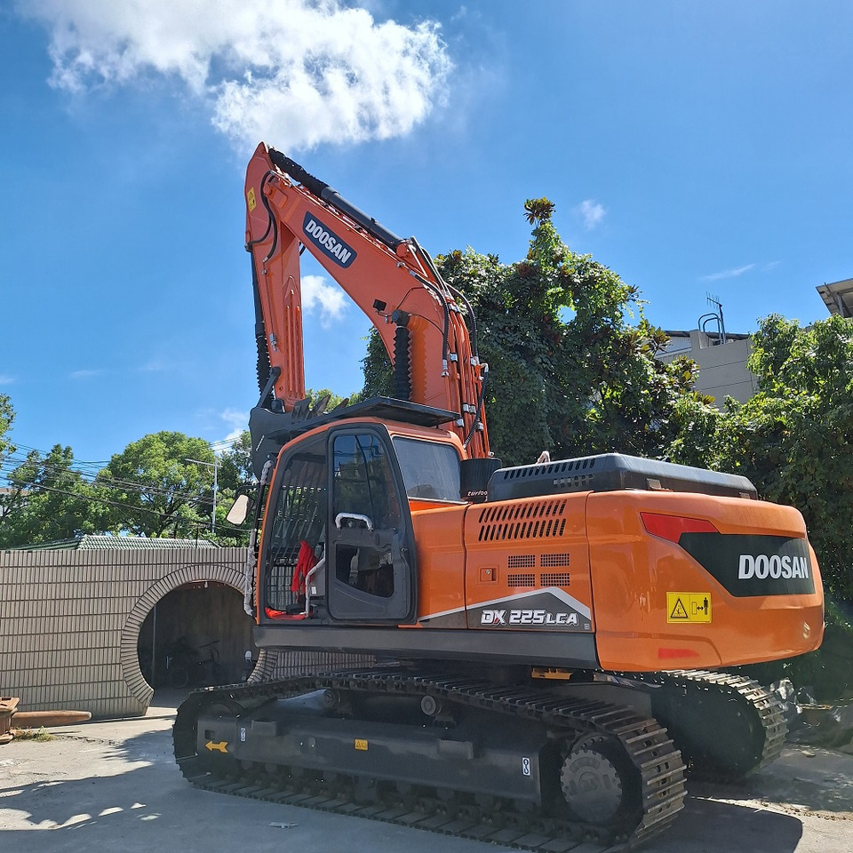 Doosan Dx225LCA Crawler Excavator - Pelle sur chenille: photos 1 Doosan Dx225LCA Crawler Excavator - Pelle sur chenille: photos 1