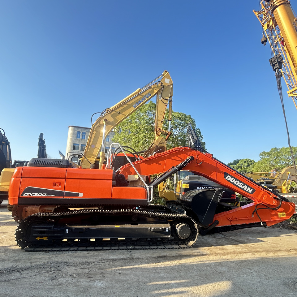 Doosan Dx300LC-9C Crawler Excavator - Pelle sur chenille: photos 4 Doosan Dx300LC-9C Crawler Excavator - Pelle sur chenille: photos 4