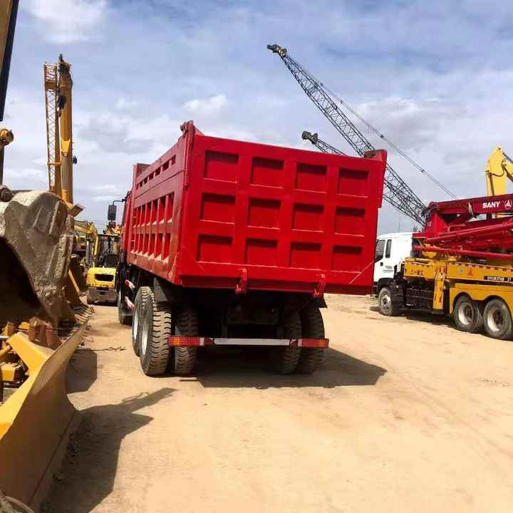 Good Condition 30 Ton 20 Ton Dump Truck 10 Wheeler Sinotruk Howo Used Dumper Truck Tipper 6x4 - Camion benne: photos 5 Good Condition 30 Ton 20 Ton Dump Truck 10 Wheeler Sinotruk Howo Used Dumper Truck Tipper 6x4 - Camion benne: photos 5
