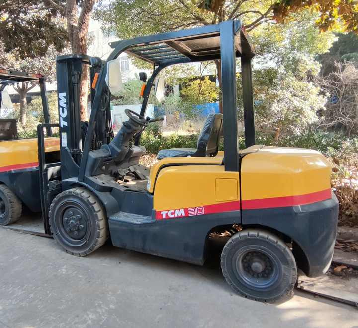 Good condition and high performance TCM FD30 used forklift with good condition on hot sale - Chariot élévateur diesel: photos 4 Good condition and high performance TCM FD30 used forklift with good condition on hot sale - Chariot élévateur diesel: photos 4