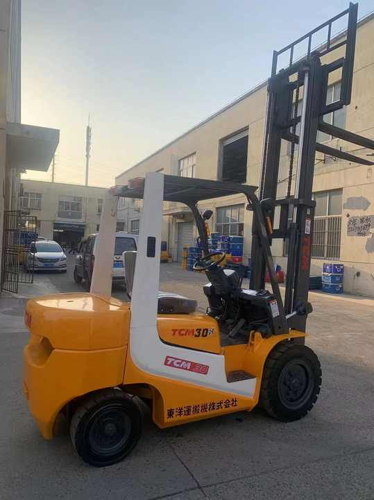 High Performance and good quality Used tcm FD30 forklift TCM FD30 for sale in shanghai china - Chariot élévateur diesel: photos 4 High Performance and good quality Used tcm FD30 forklift TCM FD30 for sale in shanghai china - Chariot élévateur diesel: photos 4