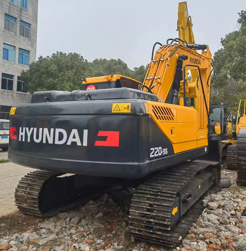 High-Power Hyundai 220-9S Excavator Second-Hand Original Imported Used 220-9S Excavators Model from Korea - Pelle sur chenille: photos 4 High-Power Hyundai 220-9S Excavator Second-Hand Original Imported Used 220-9S Excavators Model from Korea - Pelle sur chenille: photos 4