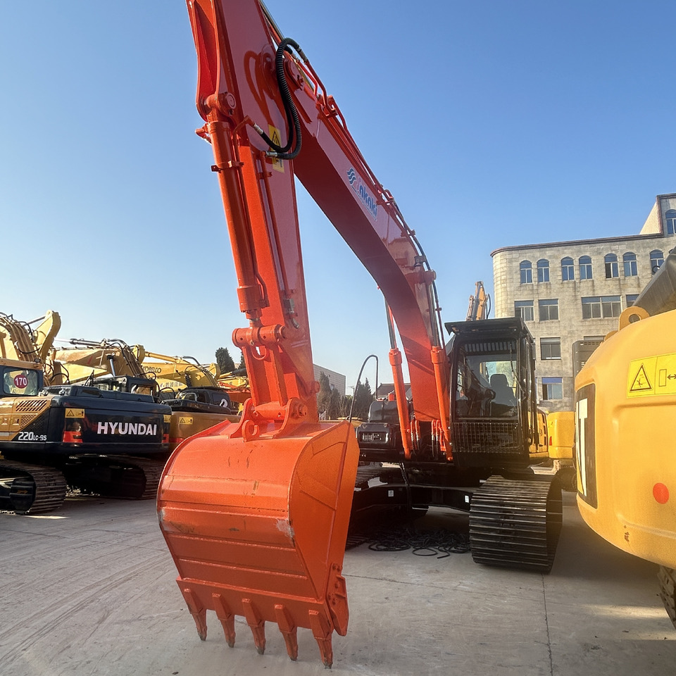 Hitachi ZX200-3 Excavator - Pelle sur chenille: photos 3 Hitachi ZX200-3 Excavator - Pelle sur chenille: photos 3