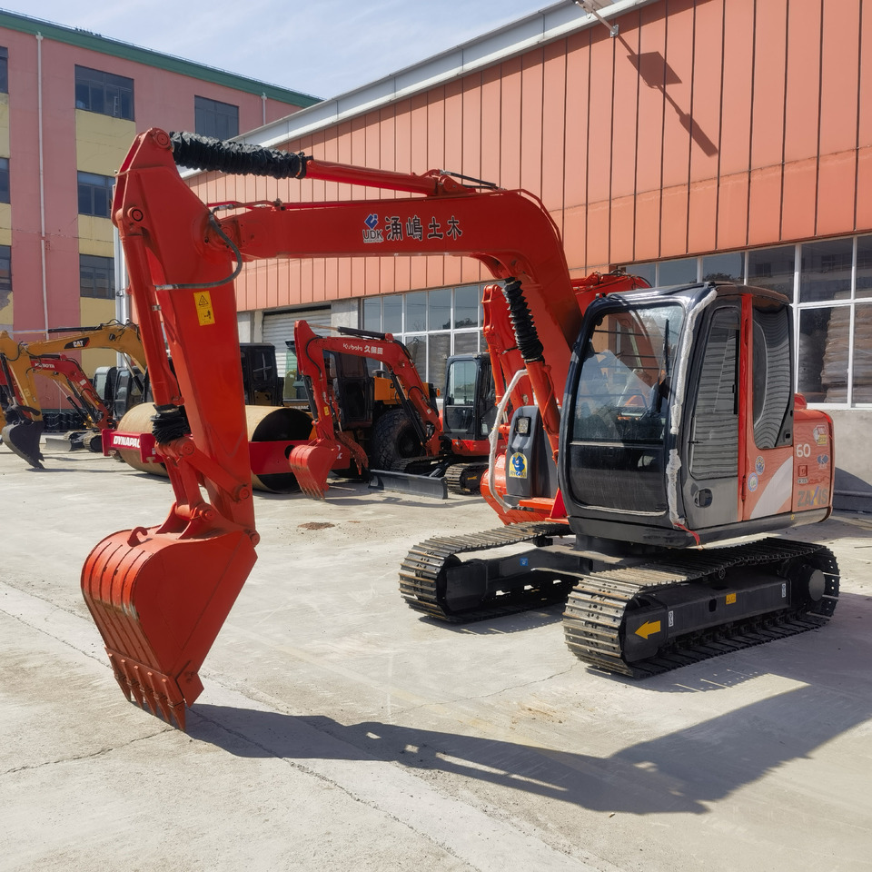 Hitachi ZX60 Excavator - Pelle sur chenille: photos 2 Hitachi ZX60 Excavator - Pelle sur chenille: photos 2