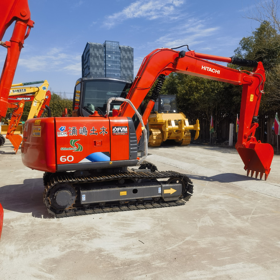 Hitachi ZX60 Excavator - Pelle sur chenille: photos 3 Hitachi ZX60 Excavator - Pelle sur chenille: photos 3