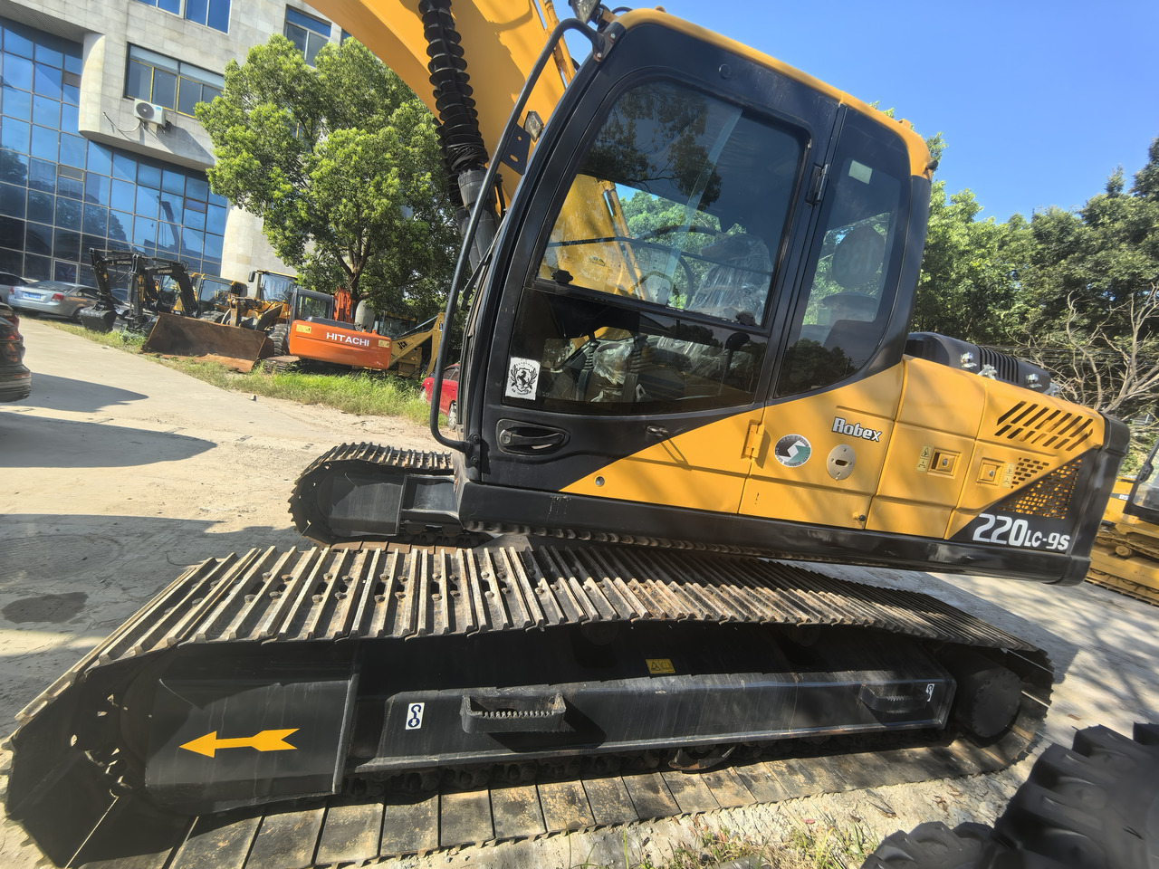 Hyundai 220lc-9s   excavator - Pelle sur pneus: photos 3 Hyundai 220lc-9s   excavator - Pelle sur pneus: photos 3