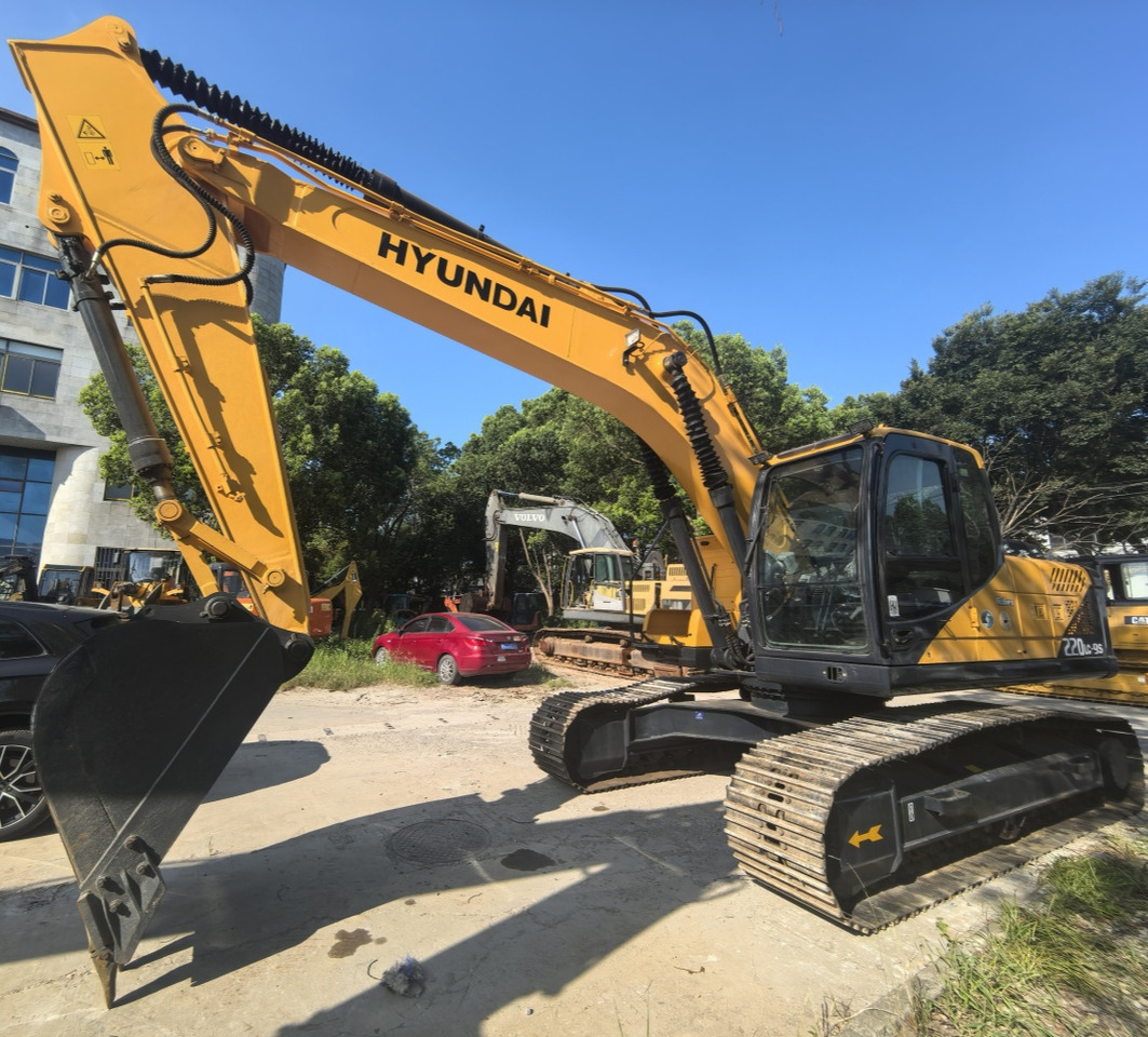 Hyundai 220lc-9s   excavator - Pelle sur pneus: photos 3 Hyundai 220lc-9s   excavator - Pelle sur pneus: photos 3