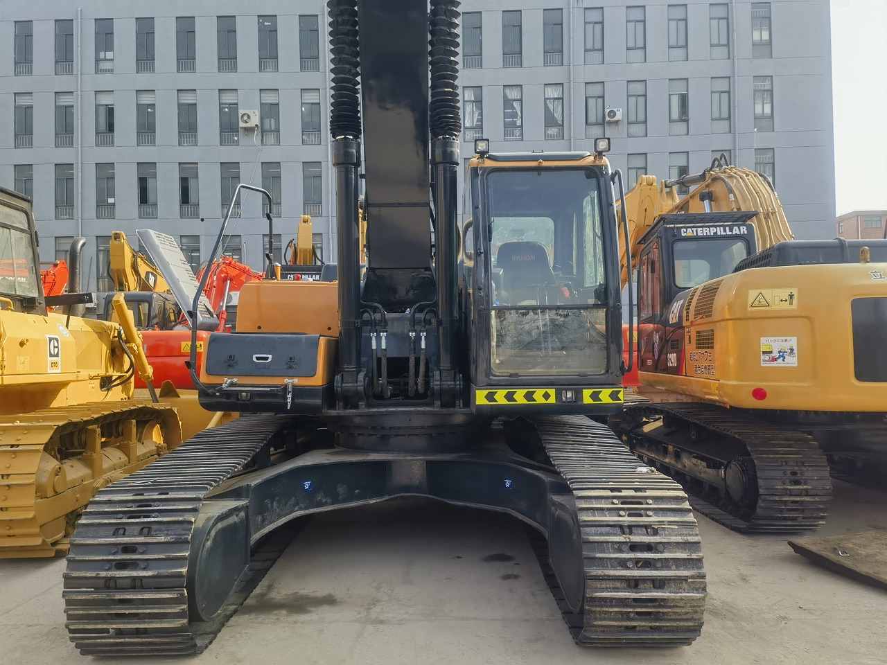 Hyundai 305LC-9T excavator - Pelle sur chenille: photos 4 Hyundai 305LC-9T excavator - Pelle sur chenille: photos 4