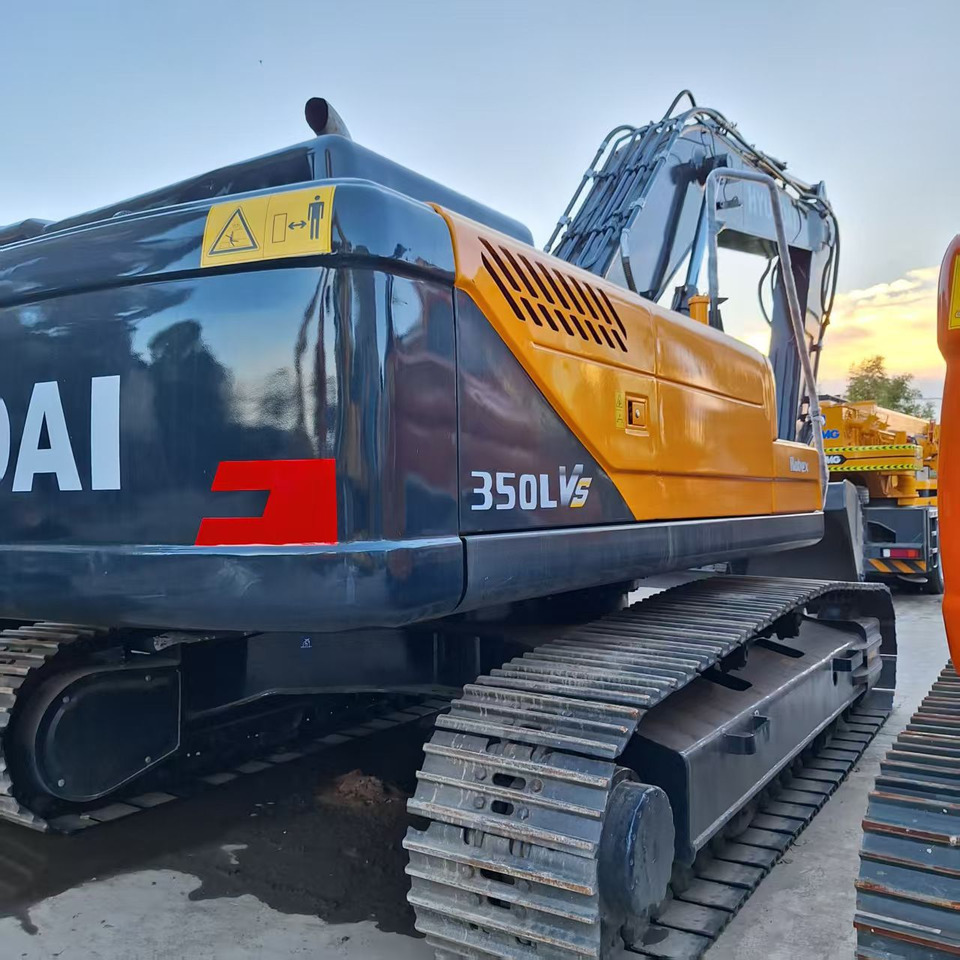 Hyundai 350LVS excavator - Pelle sur pneus: photos 4 Hyundai 350LVS excavator - Pelle sur pneus: photos 4