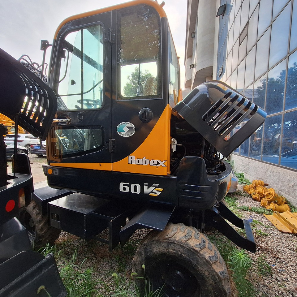 Hyundai 60vs excavator - Pelle sur pneus: photos 5 Hyundai 60vs excavator - Pelle sur pneus: photos 5