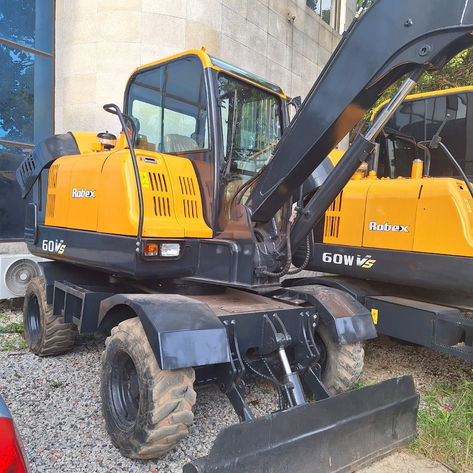 Hyundai 60vs excavator - Pelle sur pneus: photos 2 Hyundai 60vs excavator - Pelle sur pneus: photos 2