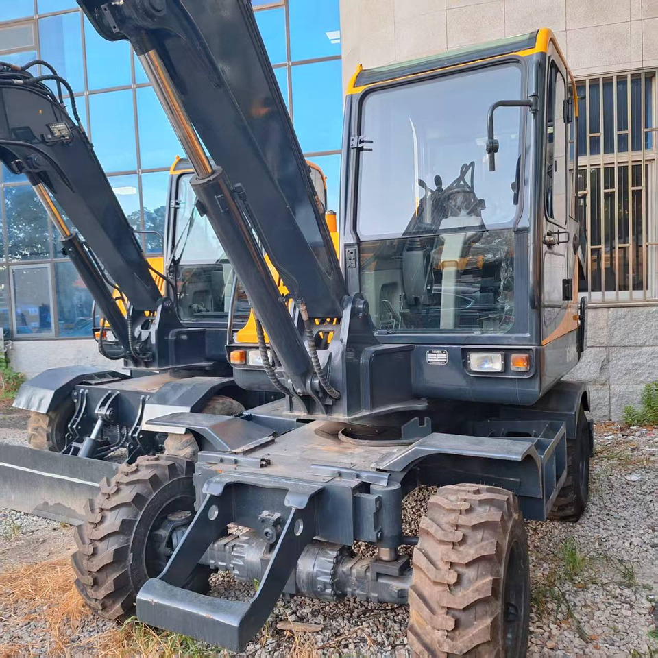 Hyundai 60wvs excavator - Pelle sur pneus: photos 1 Hyundai 60wvs excavator - Pelle sur pneus: photos 1