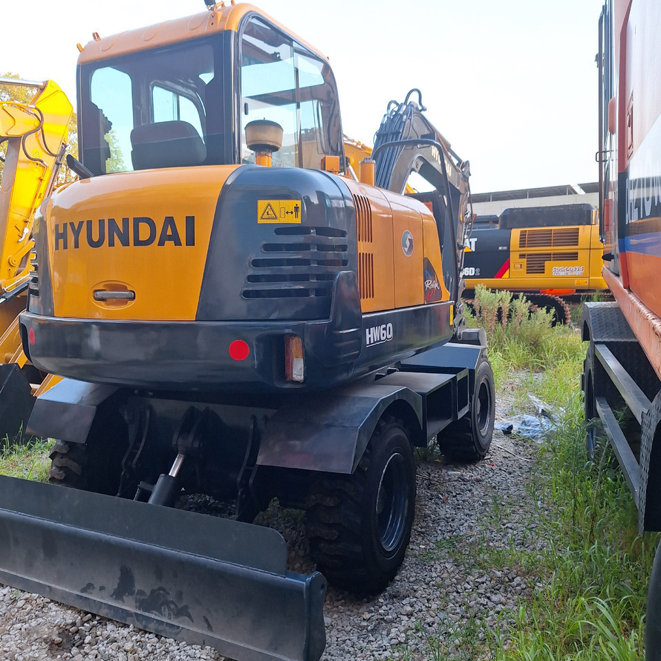 Hyundai HW60 excavator - Pelle sur pneus: photos 2 Hyundai HW60 excavator - Pelle sur pneus: photos 2