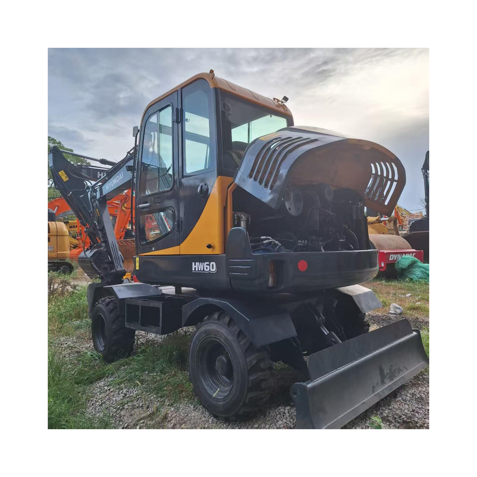 Hyundai HW60 excavator - Pelle sur pneus: photos 1 Hyundai HW60 excavator - Pelle sur pneus: photos 1