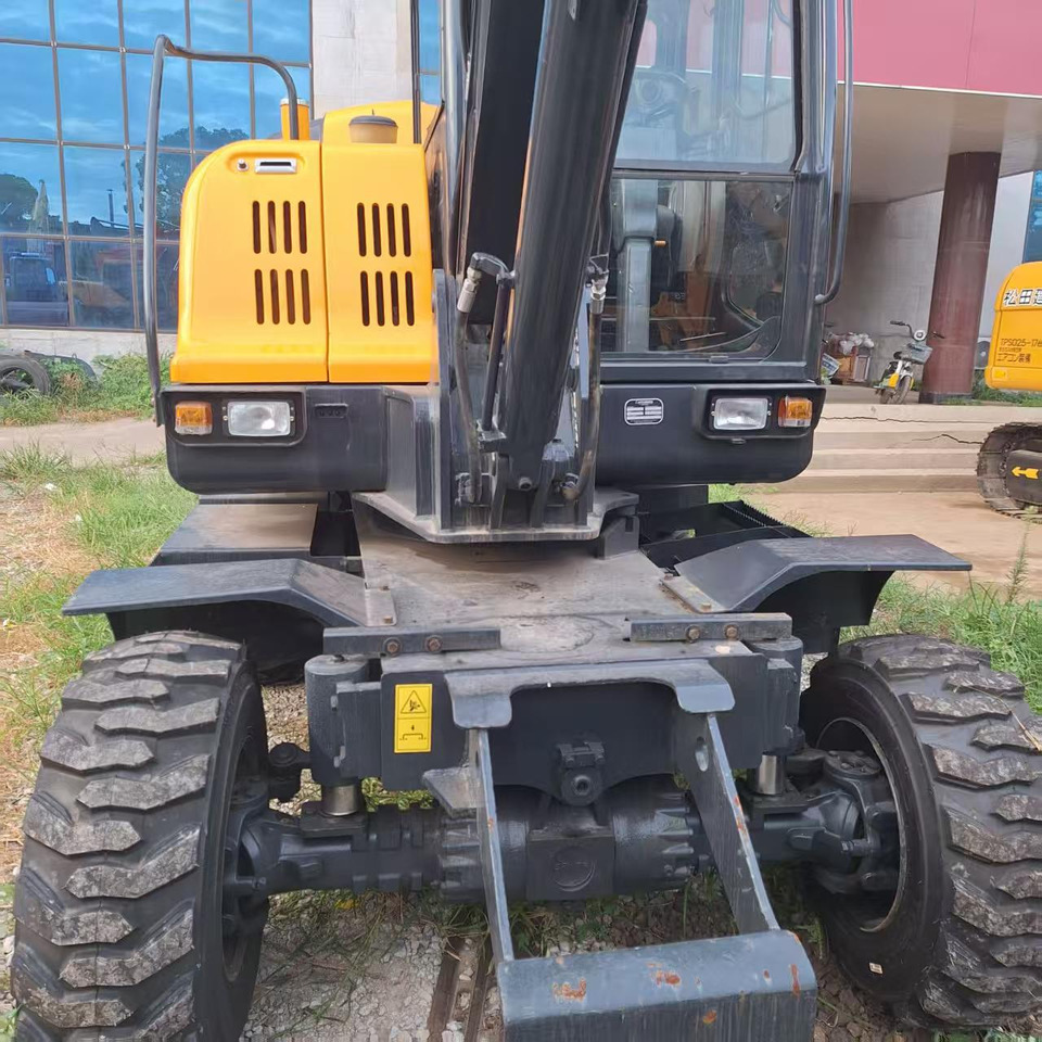 Hyundai HW60 excavator - Pelle sur pneus: photos 5 Hyundai HW60 excavator - Pelle sur pneus: photos 5