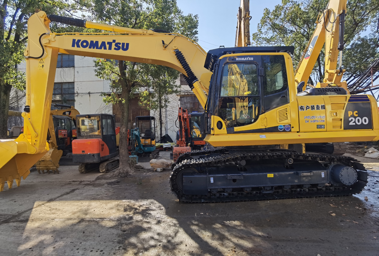 Komatsu PC200-8 Excavator - Pelle sur chenille: photos 2 Komatsu PC200-8 Excavator - Pelle sur chenille: photos 2