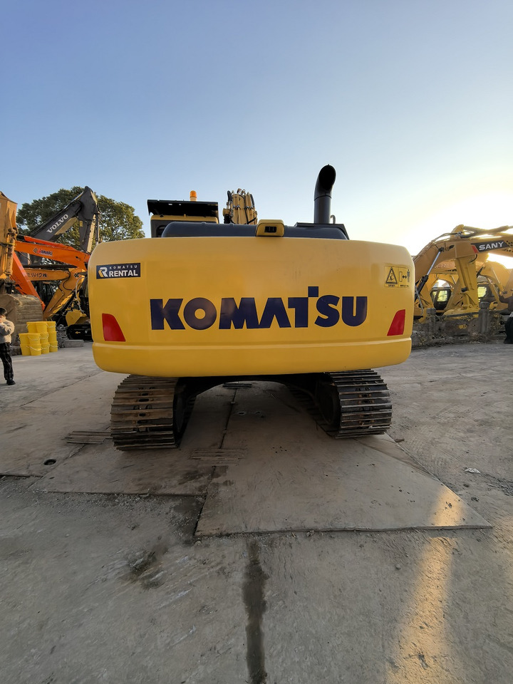 Komatsu PC220-7 - Pelle sur chenille: photos 4 Komatsu PC220-7 - Pelle sur chenille: photos 4