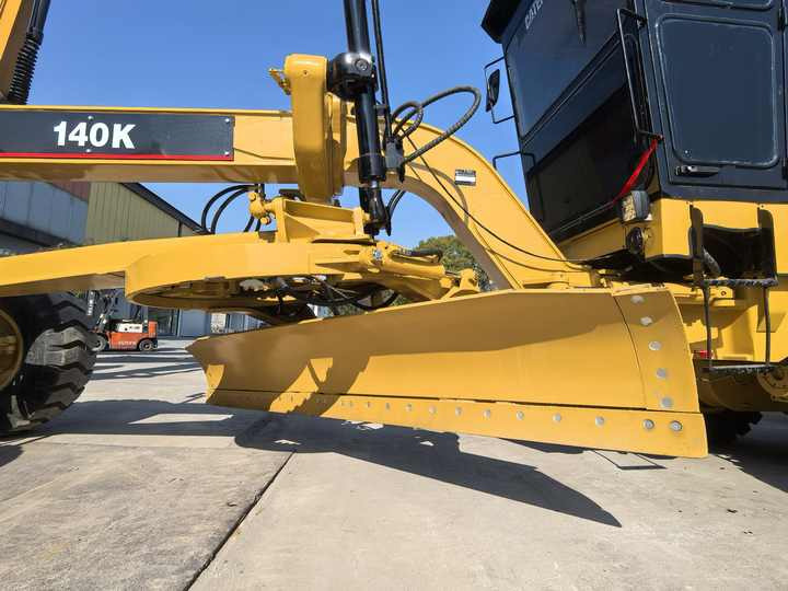 Original cat 140H 140G 140K motor grader used Caterpillar 140k grader machine used for sale - Niveleuse: photos 5 Original cat 140H 140G 140K motor grader used Caterpillar 140k grader machine used for sale - Niveleuse: photos 5