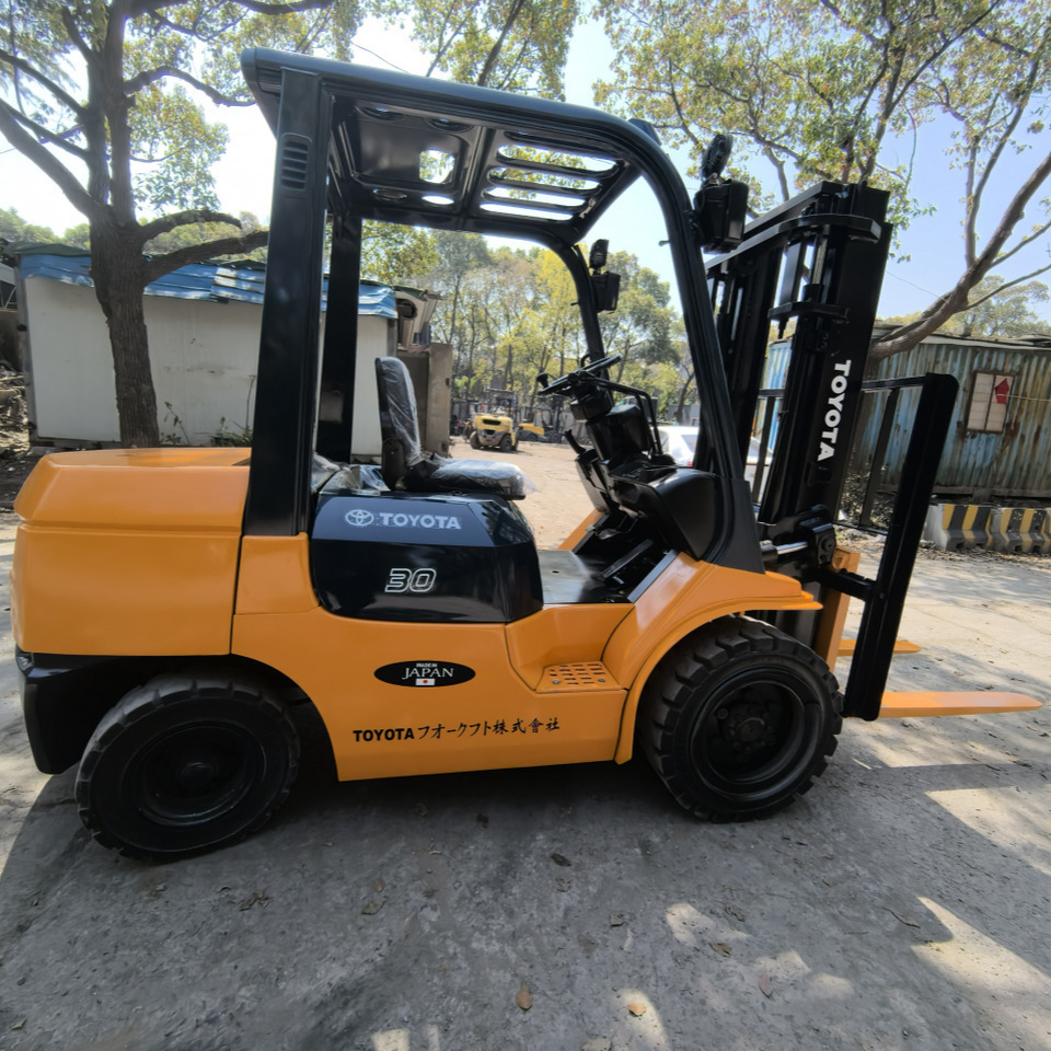 Toyota FD30 Forklift - Chariot élévateur diesel: photos 1 Toyota FD30 Forklift - Chariot élévateur diesel: photos 1