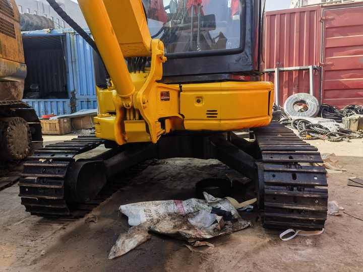 Used Komatsu PC70-8 mini digger original Japan Komatsu PC70 PC78 PC60 PC35mr PC40mr PC55mr small excavator on sale - Pelle sur chenille: photos 4 Used Komatsu PC70-8 mini digger original Japan Komatsu PC70 PC78 PC60 PC35mr PC40mr PC55mr small excavator on sale - Pelle sur chenille: photos 4