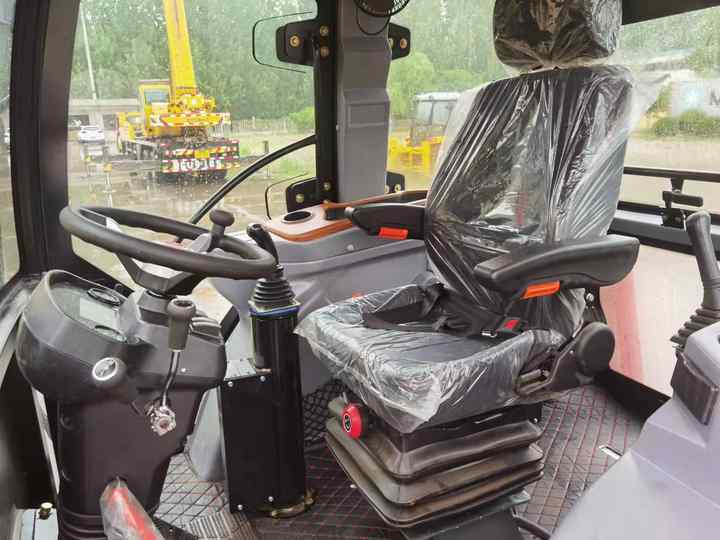 Caterpillar used backhoe loader 420F cheap price front end 4x4 heavy equipment for sale - Tractopelle: photos 5 Caterpillar used backhoe loader 420F cheap price front end 4x4 heavy equipment for sale - Tractopelle: photos 5