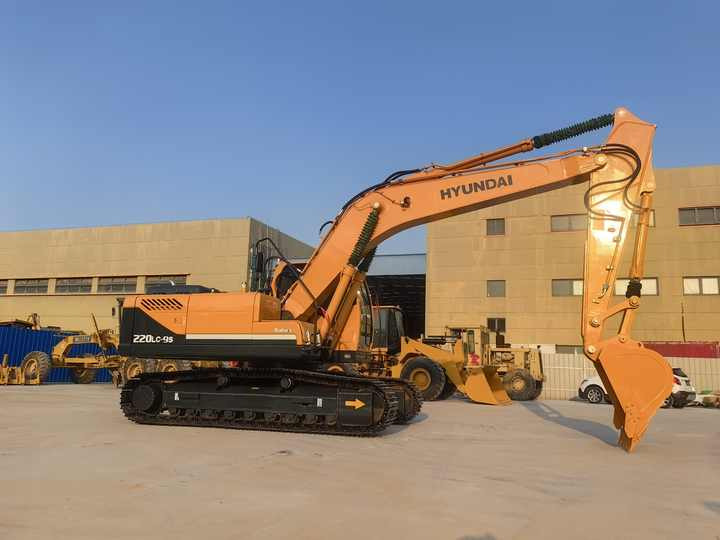 Hot sale high quality Hyundai 220LC-9S used crawler excavator 305LC-9T Hyundai used excavator for sale - Pelle sur chenille: photos 2 Hot sale high quality Hyundai 220LC-9S used crawler excavator 305LC-9T Hyundai used excavator for sale - Pelle sur chenille: photos 2