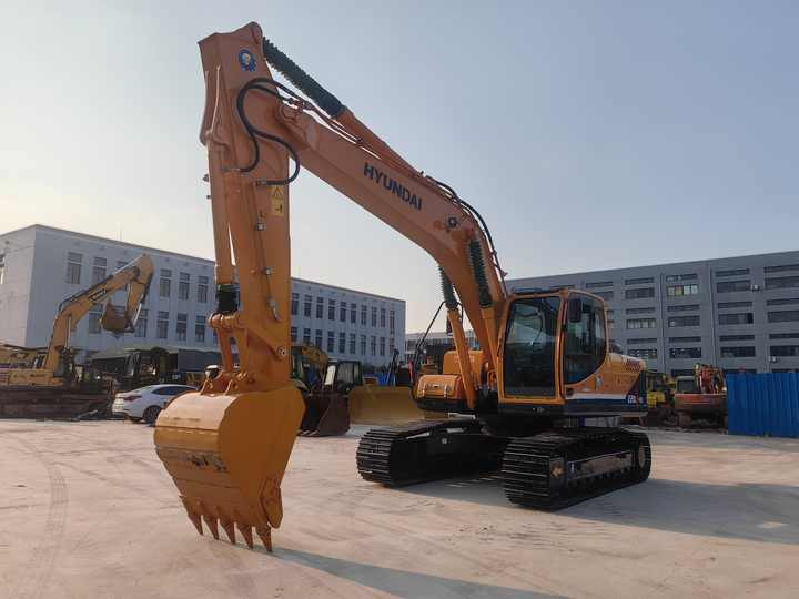 Hot sale high quality Hyundai 220LC-9S used crawler excavator 305LC-9T Hyundai used excavator for sale - Pelle sur chenille: photos 4 Hot sale high quality Hyundai 220LC-9S used crawler excavator 305LC-9T Hyundai used excavator for sale - Pelle sur chenille: photos 4