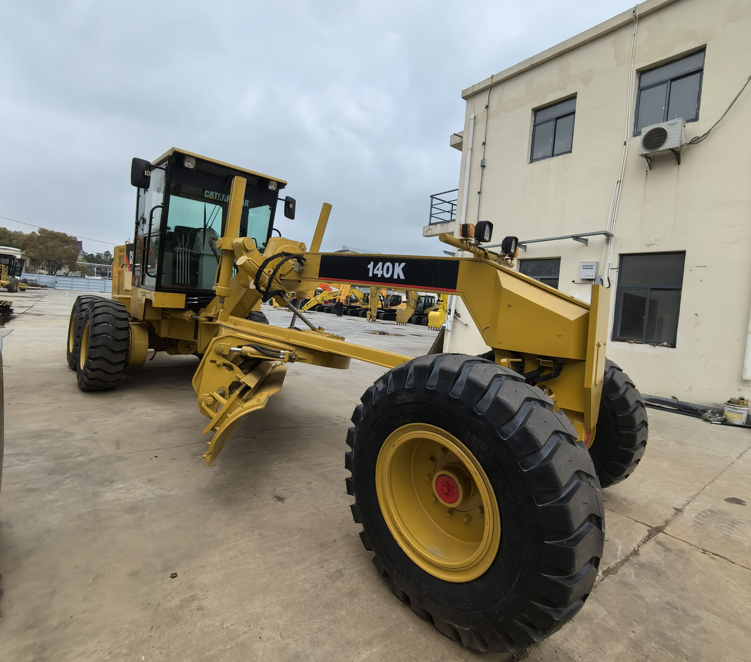 Used caterpillar 140k motor grader - Niveleuse: photos 1 Used caterpillar 140k motor grader - Niveleuse: photos 1