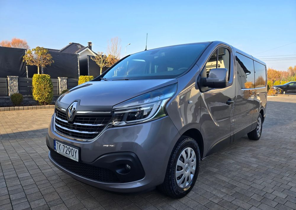 Renault Trafic Grand SpaceClass 2.0 dCi EDC - Voiture: photos 3 Renault Trafic Grand SpaceClass 2.0 dCi EDC - Voiture: photos 3
